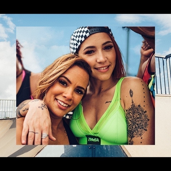 ZUMBA Less Talk More Dance Sports Bra Neon Green XL nwt - Picture 2 of 3